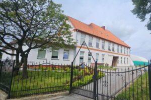 Szkoła Podstawowa w Starym Strączu(1) Szkoła Podstawowa w Starym Strączu(1)