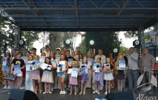 Uczestnicy Festiwalu Piosenki ŚMK