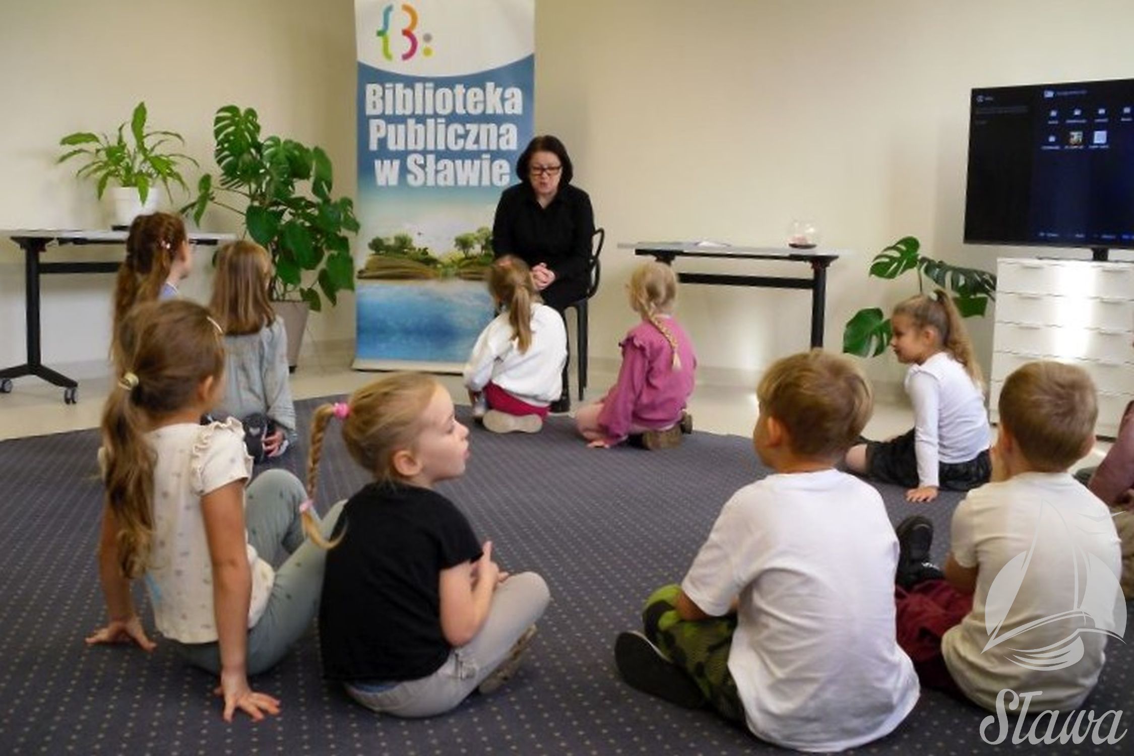 Przedszkolaki w bibliotece