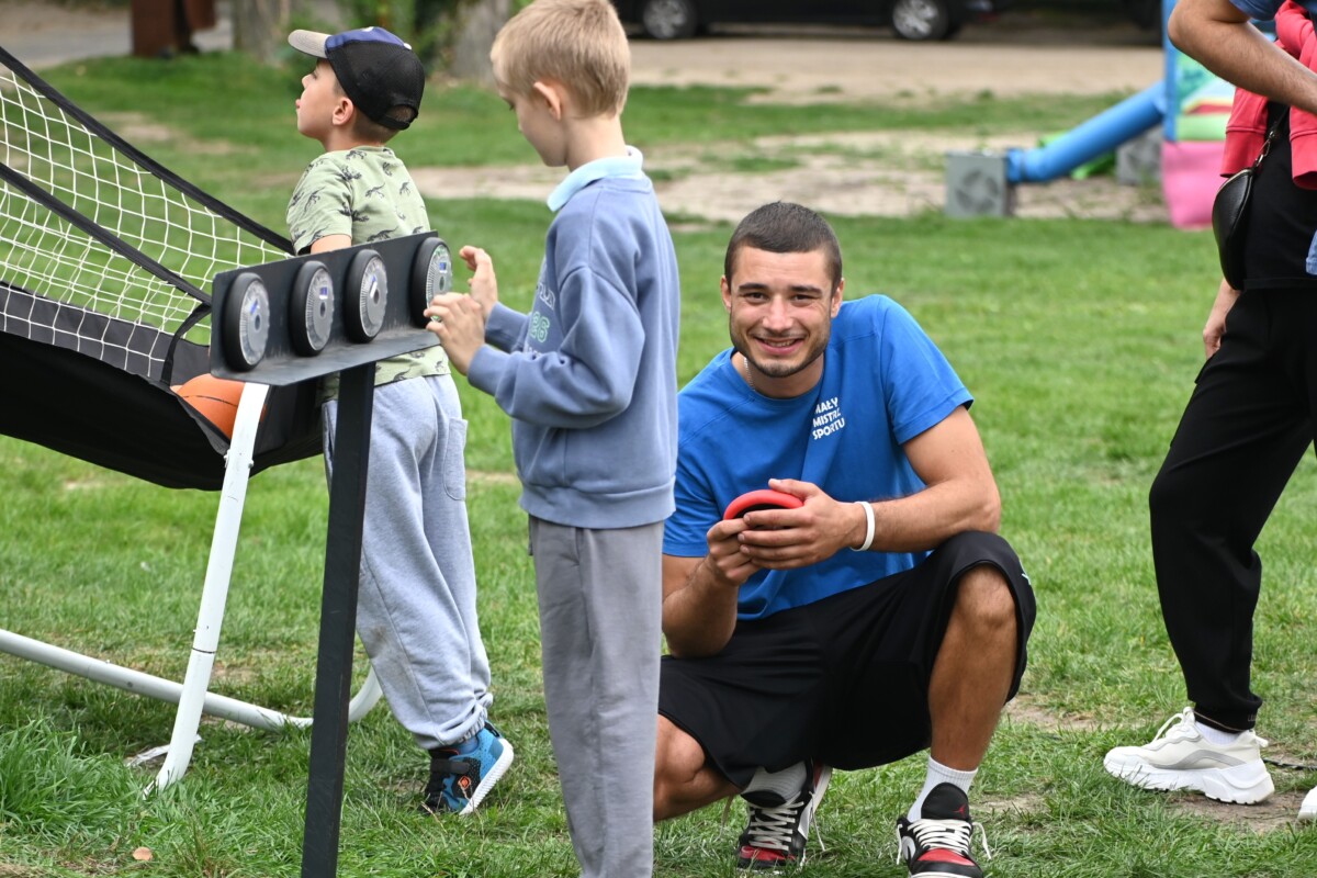 PIKNIK ZDROWIA NAD JEZIOREM SŁAWSKIM PIKNIK ZDROWIA NAD JEZIOREM SŁAWSKIM