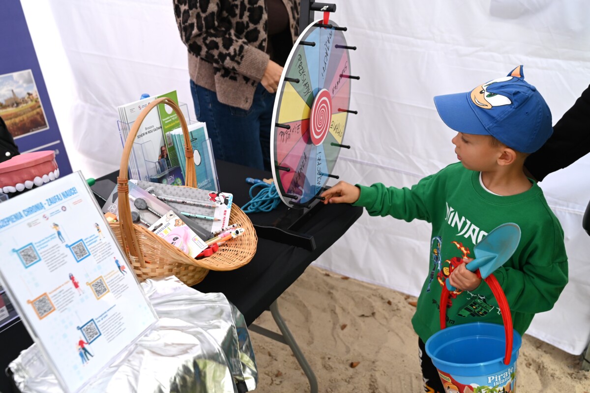 PIKNIK ZDROWIA NAD JEZIOREM SŁAWSKIM PIKNIK ZDROWIA NAD JEZIOREM SŁAWSKIM