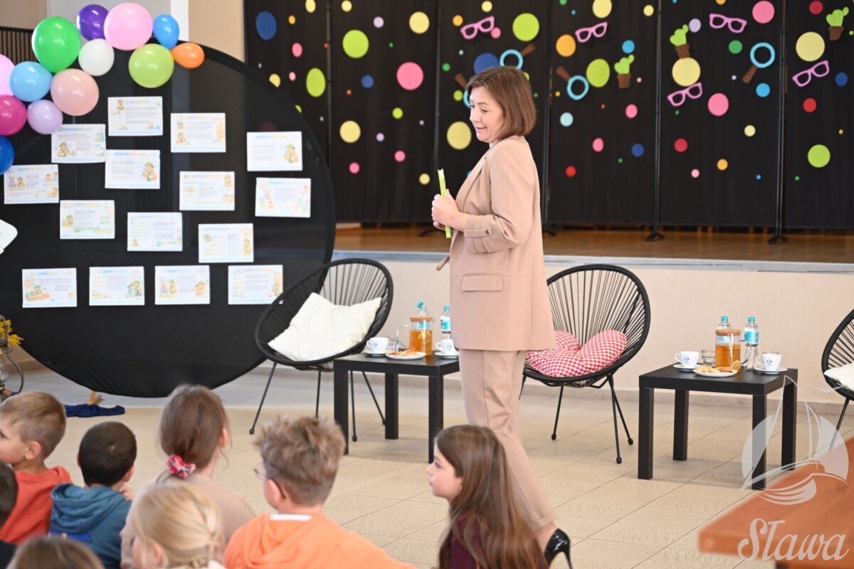 Ogólnopolski dzień czytania Ciosaniec Ogólnopolski dzień czytania Ciosaniec