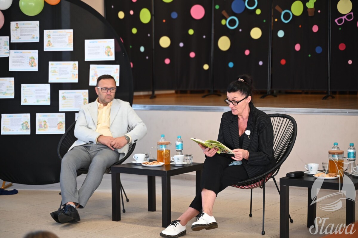 Ogólnopolski dzień czytania Ciosaniec Ogólnopolski dzień czytania Ciosaniec