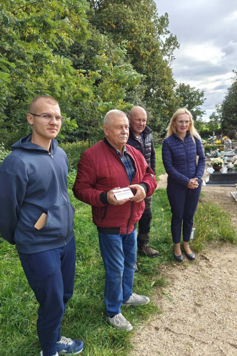 GRÓB WETERANA GRÓB WETERANA