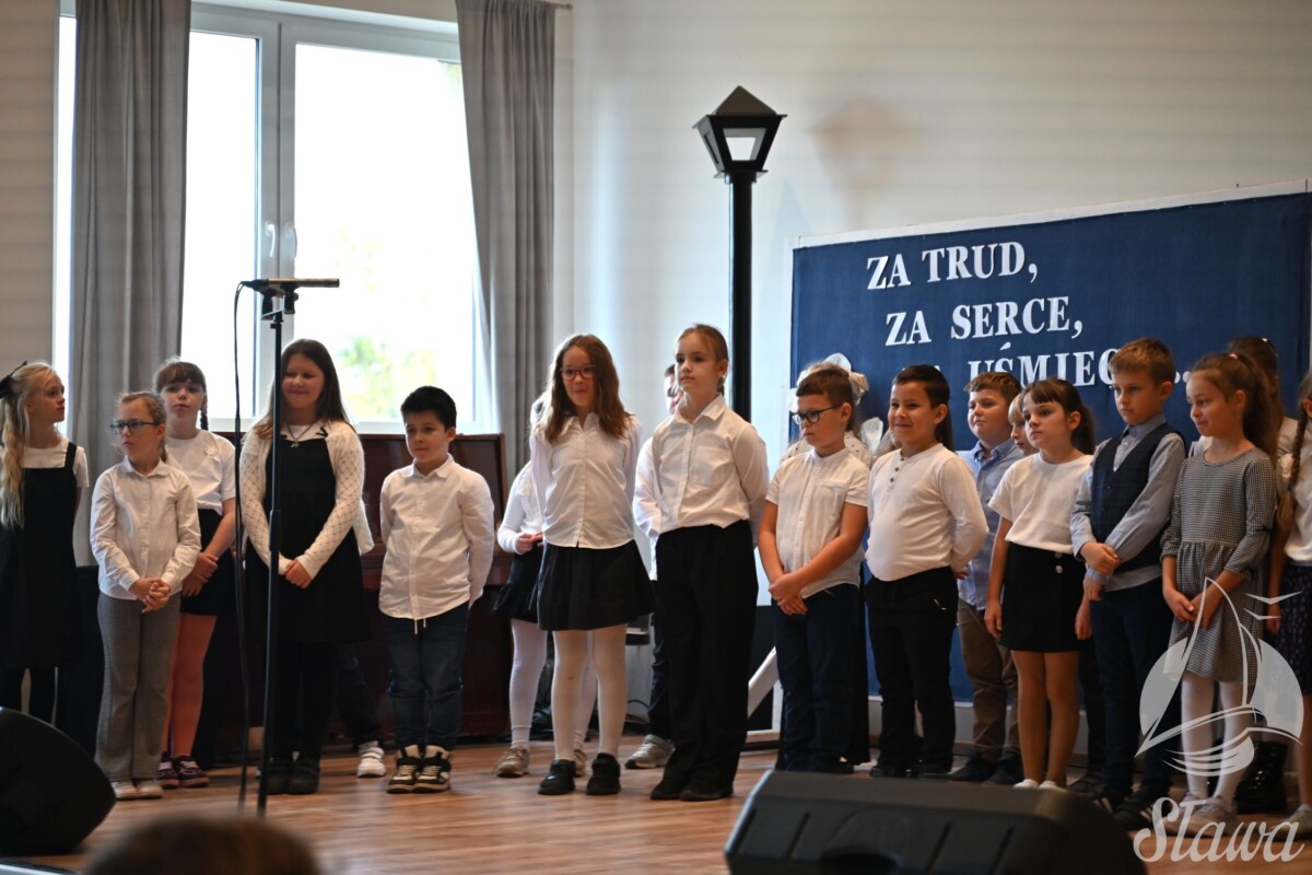 Uczestnicy akademii z okazji Dnia Edukacji Narodowej Uczestnicy akademii z okazji Dnia Edukacji Narodowej