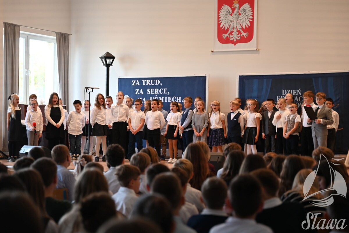 Uczestnicy akademii z okazji Dnia Edukacji Narodowej Uczestnicy akademii z okazji Dnia Edukacji Narodowej