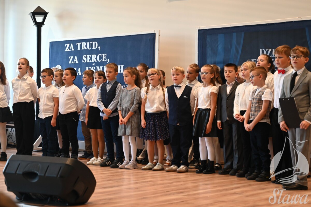 Uczestnicy akademii z okazji Dnia Edukacji Narodowej Uczestnicy akademii z okazji Dnia Edukacji Narodowej